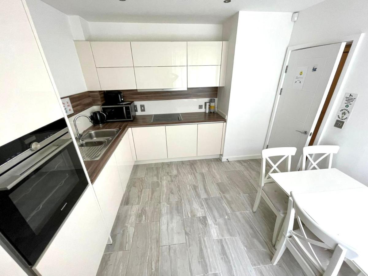 London Stratford Luxury House, 5 Minutes Walk Station, Westfield, 3 Bedrooms 3 Bathrooms, Reception, Garden, Parking Esterno foto