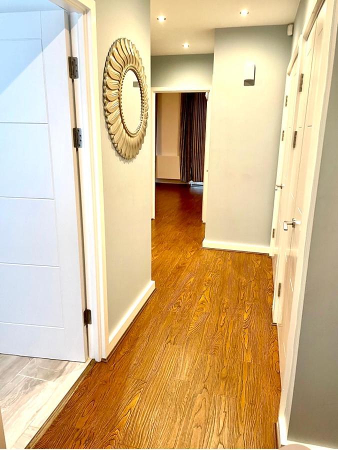 London Stratford Luxury House, 5 Minutes Walk Station, Westfield, 3 Bedrooms 3 Bathrooms, Reception, Garden, Parking Esterno foto
