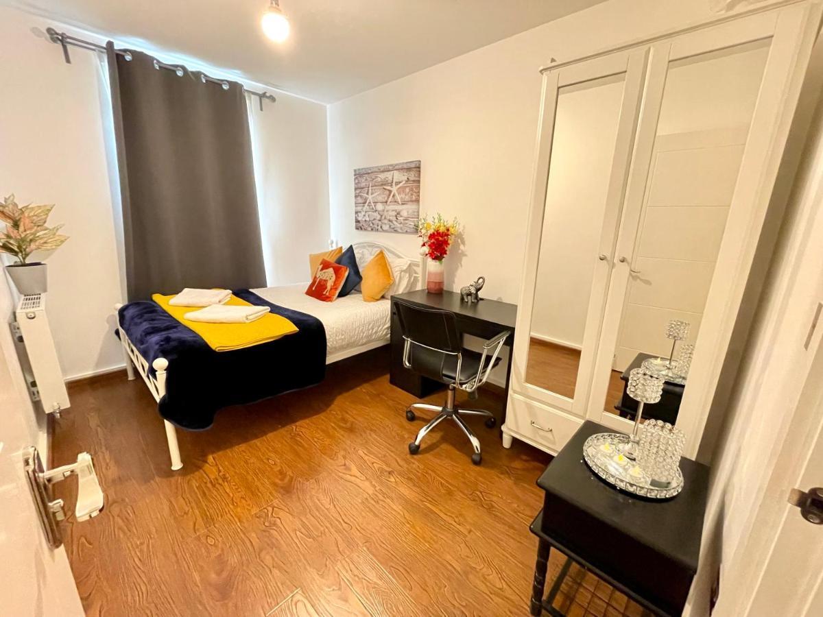 London Stratford Luxury House, 5 Minutes Walk Station, Westfield, 3 Bedrooms 3 Bathrooms, Reception, Garden, Parking Esterno foto