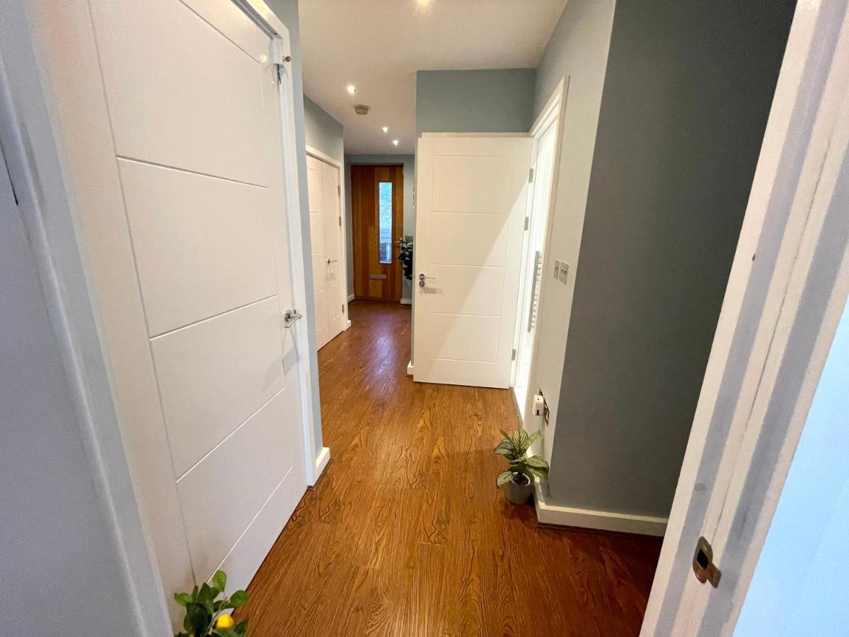 London Stratford Luxury House, 5 Minutes Walk Station, Westfield, 3 Bedrooms 3 Bathrooms, Reception, Garden, Parking Esterno foto