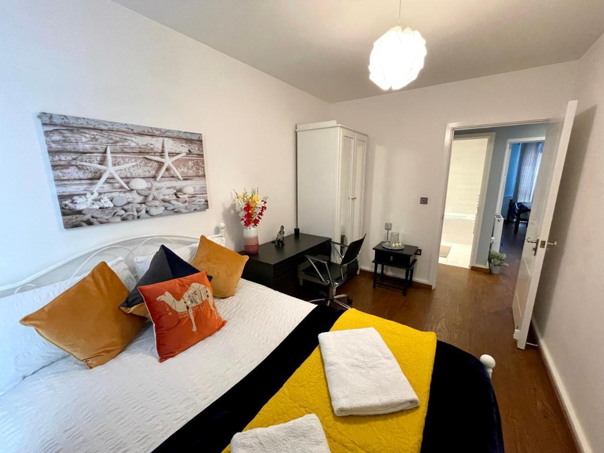 London Stratford Luxury House, 5 Minutes Walk Station, Westfield, 3 Bedrooms 3 Bathrooms, Reception, Garden, Parking Esterno foto