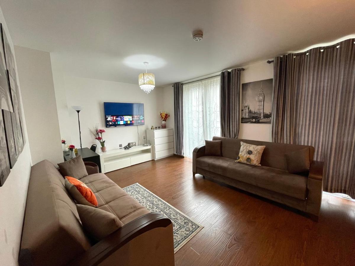 London Stratford Luxury House, 5 Minutes Walk Station, Westfield, 3 Bedrooms 3 Bathrooms, Reception, Garden, Parking Esterno foto