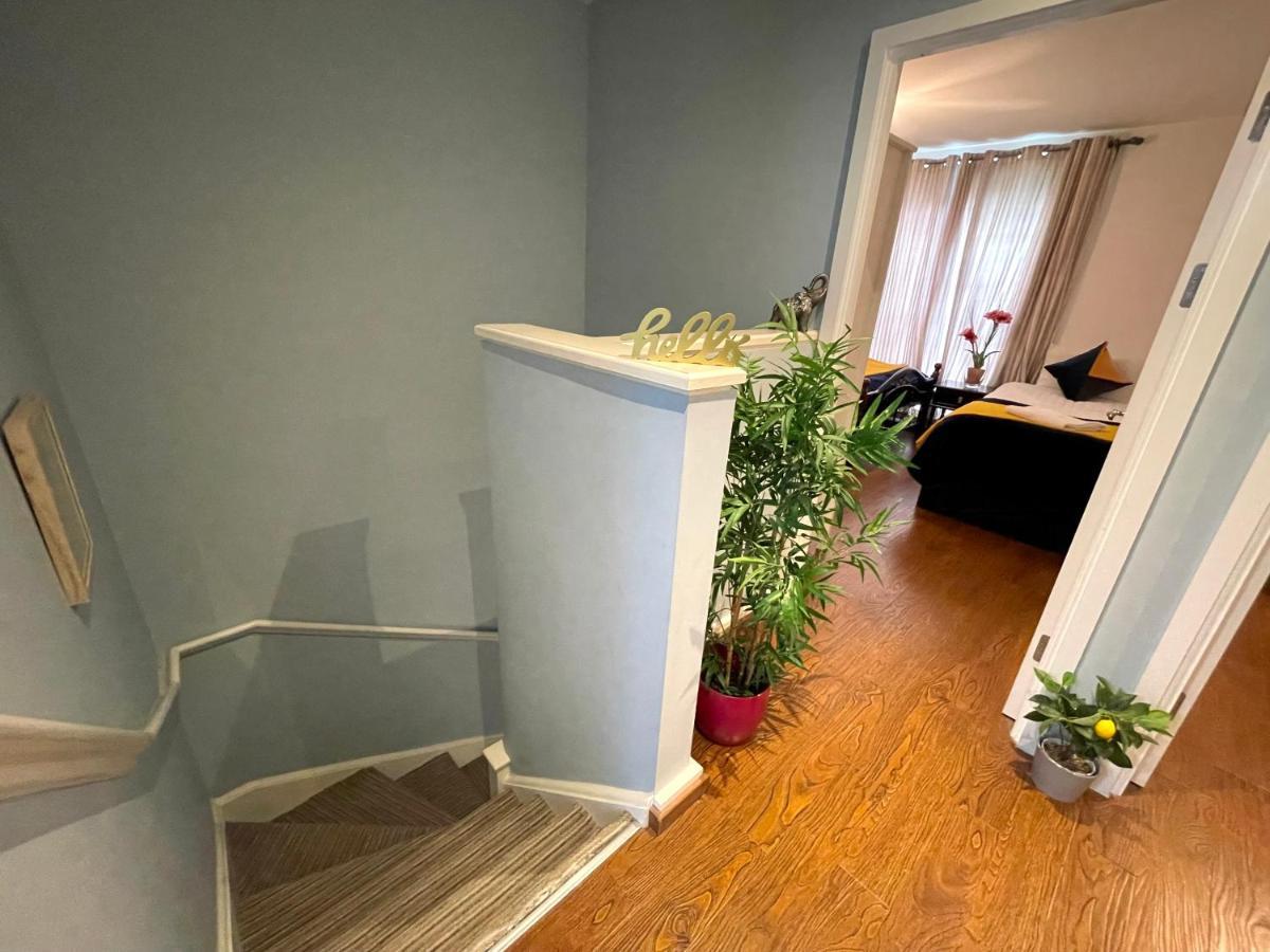 London Stratford Luxury House, 5 Minutes Walk Station, Westfield, 3 Bedrooms 3 Bathrooms, Reception, Garden, Parking Esterno foto