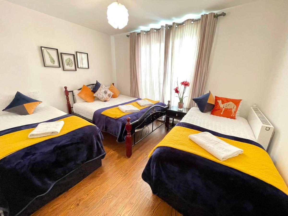 London Stratford Luxury House, 5 Minutes Walk Station, Westfield, 3 Bedrooms 3 Bathrooms, Reception, Garden, Parking Esterno foto