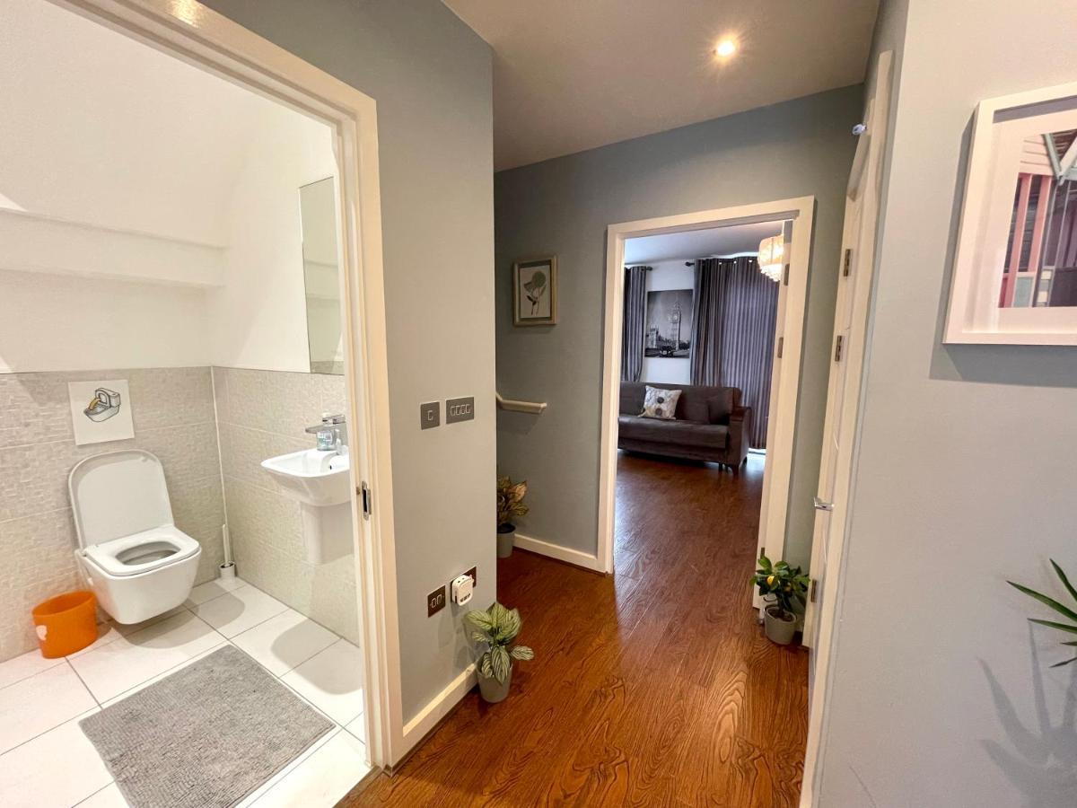 London Stratford Luxury House, 5 Minutes Walk Station, Westfield, 3 Bedrooms 3 Bathrooms, Reception, Garden, Parking Esterno foto