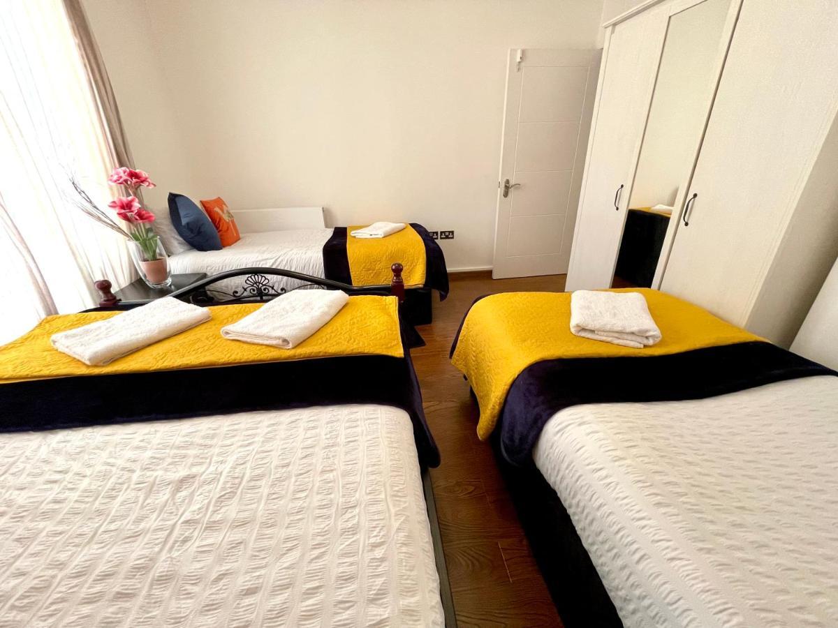 London Stratford Luxury House, 5 Minutes Walk Station, Westfield, 3 Bedrooms 3 Bathrooms, Reception, Garden, Parking Esterno foto
