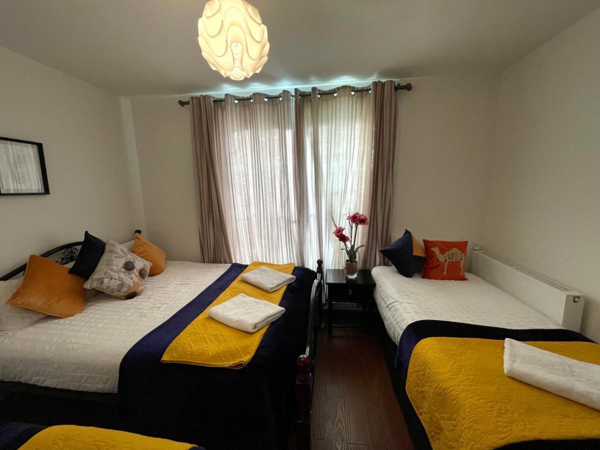 London Stratford Luxury House, 5 Minutes Walk Station, Westfield, 3 Bedrooms 3 Bathrooms, Reception, Garden, Parking Esterno foto