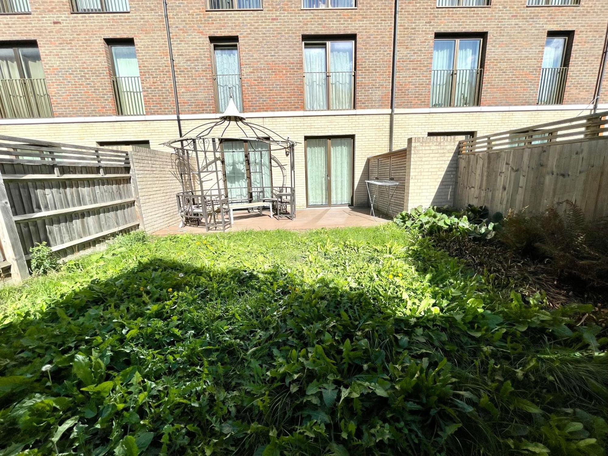 London Stratford Luxury House, 5 Minutes Walk Station, Westfield, 3 Bedrooms 3 Bathrooms, Reception, Garden, Parking Esterno foto